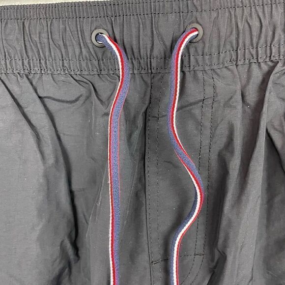 NWOT Tommy Hilfiger Swim Trunks Size XXL - Picture 2 of 5